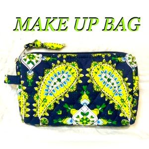 PAISLEY quilted Cosmetic/Toiletry Bag Navy blue/lime green size 7x5 NWOT